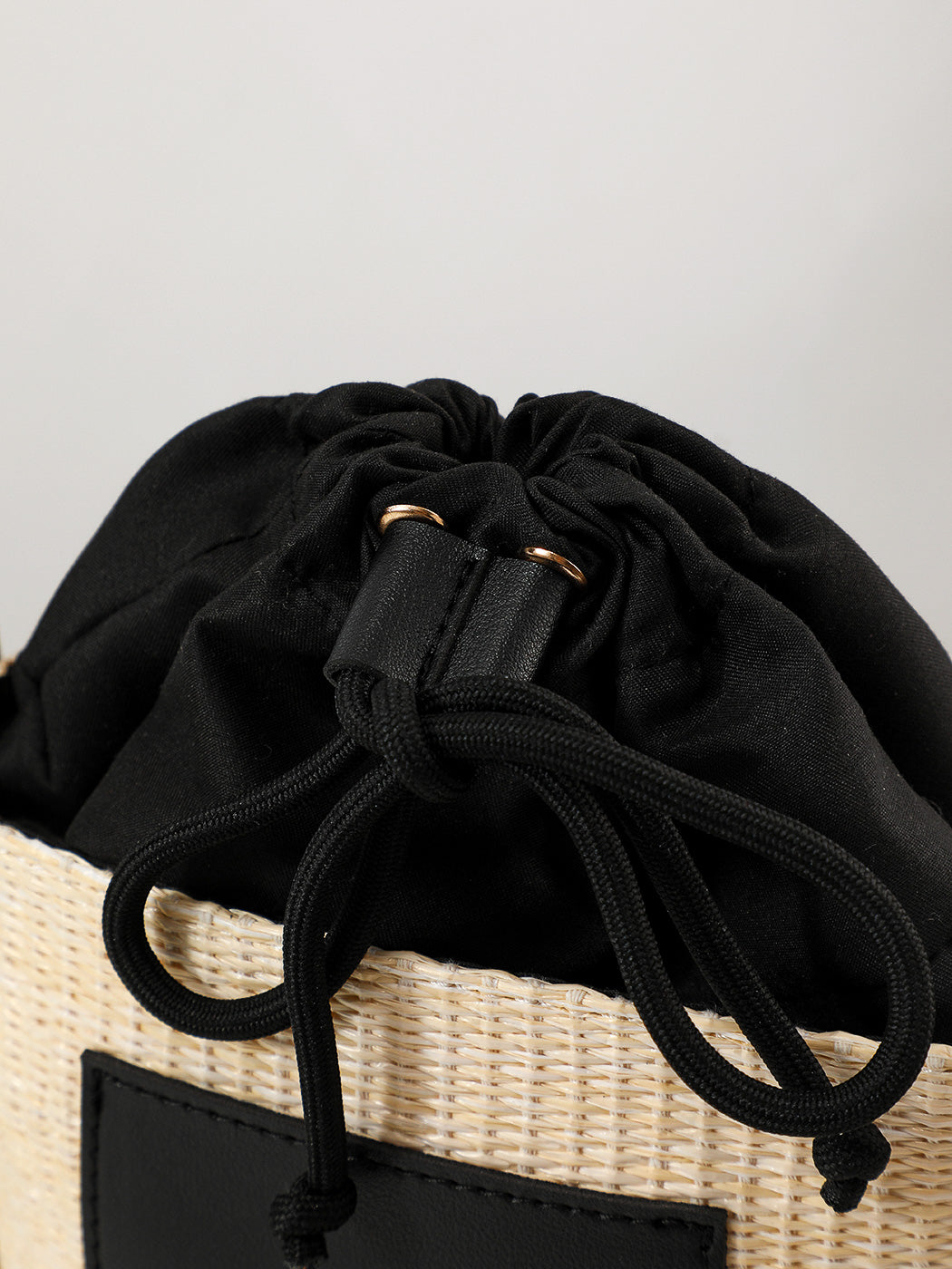 Knitting Series 2.0 Drawstring Crossbody Bag(Black)