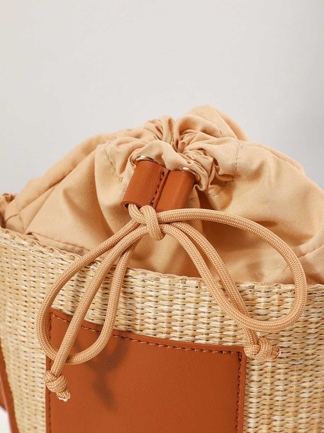 Knitting Series 2.0 Drawstring Crossbody Bag(Brown)