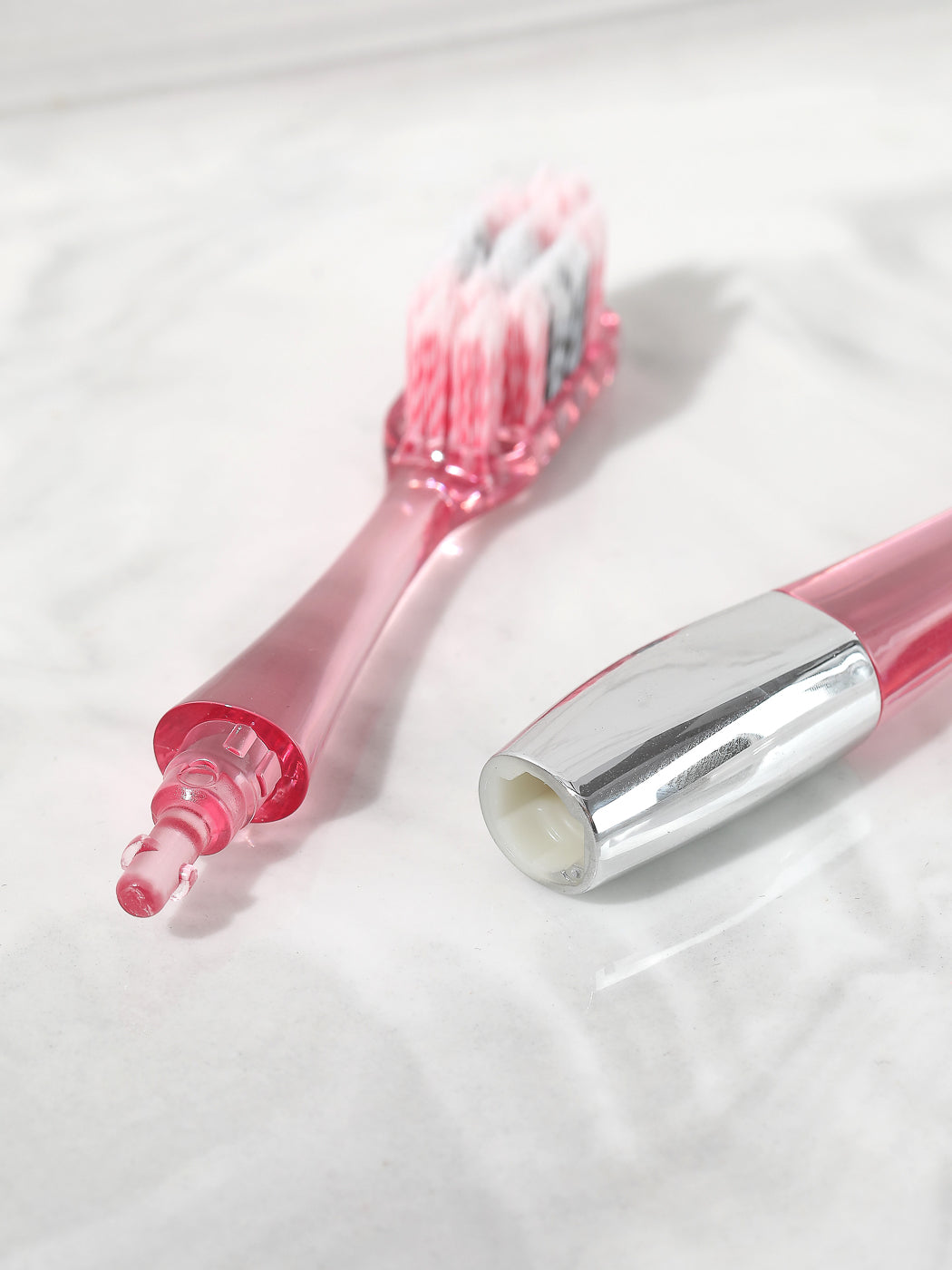 Toothbrush with Replaceable Heads (1 Handle & 3 Heads)