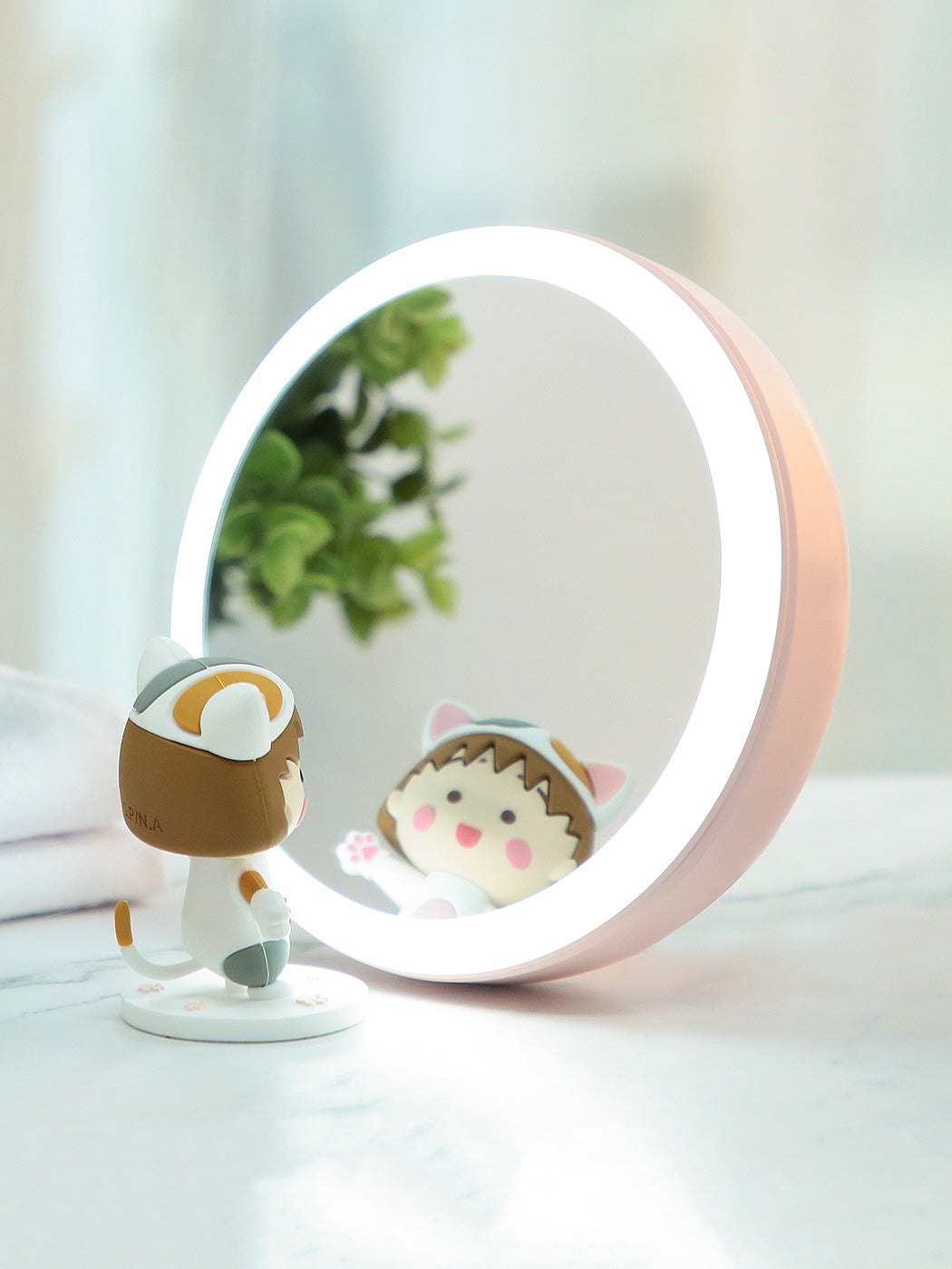 360° Rotating LED Table Mirror