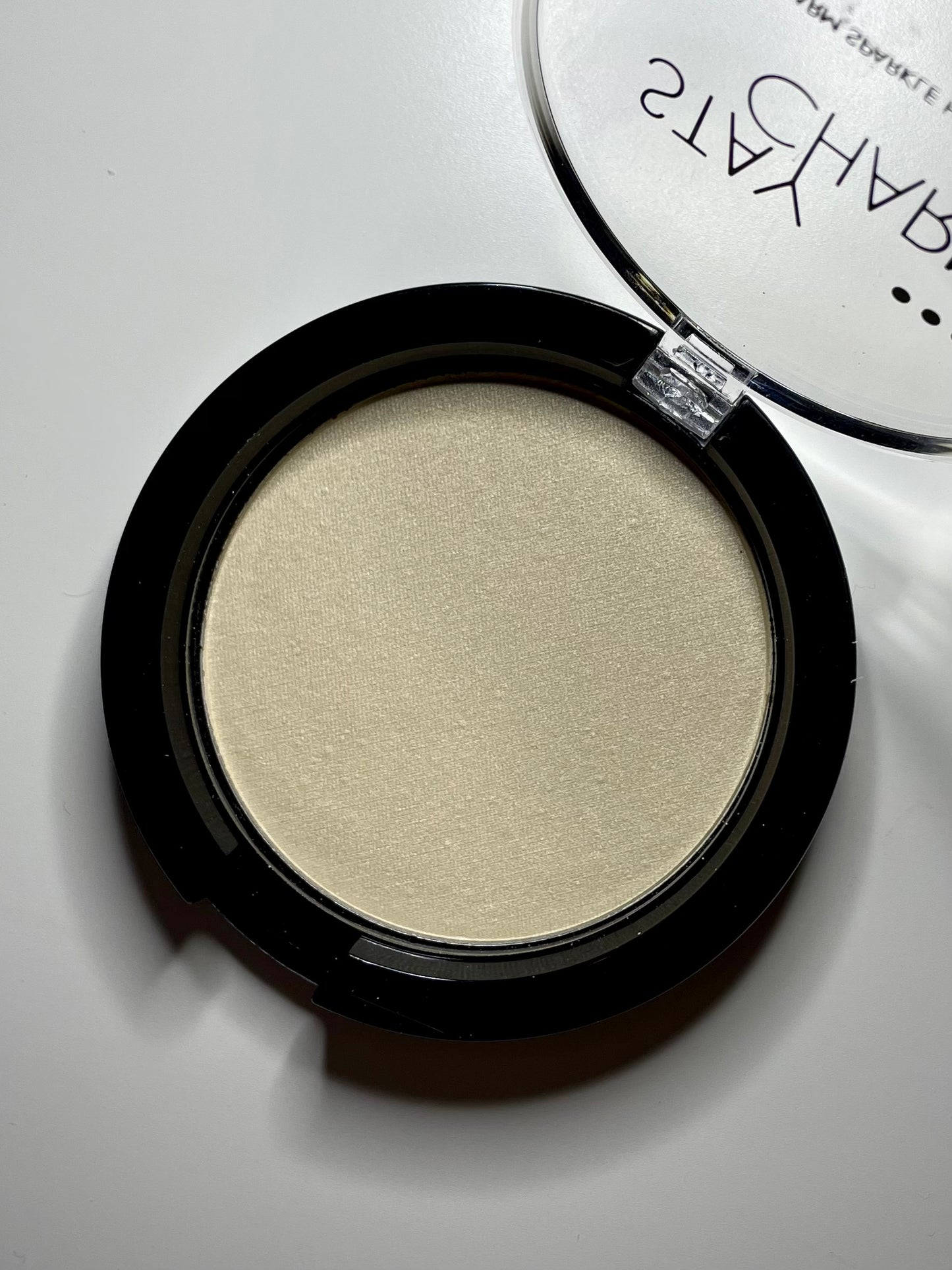 Stay Charm Sparkle Highlighter（03 Ivory）