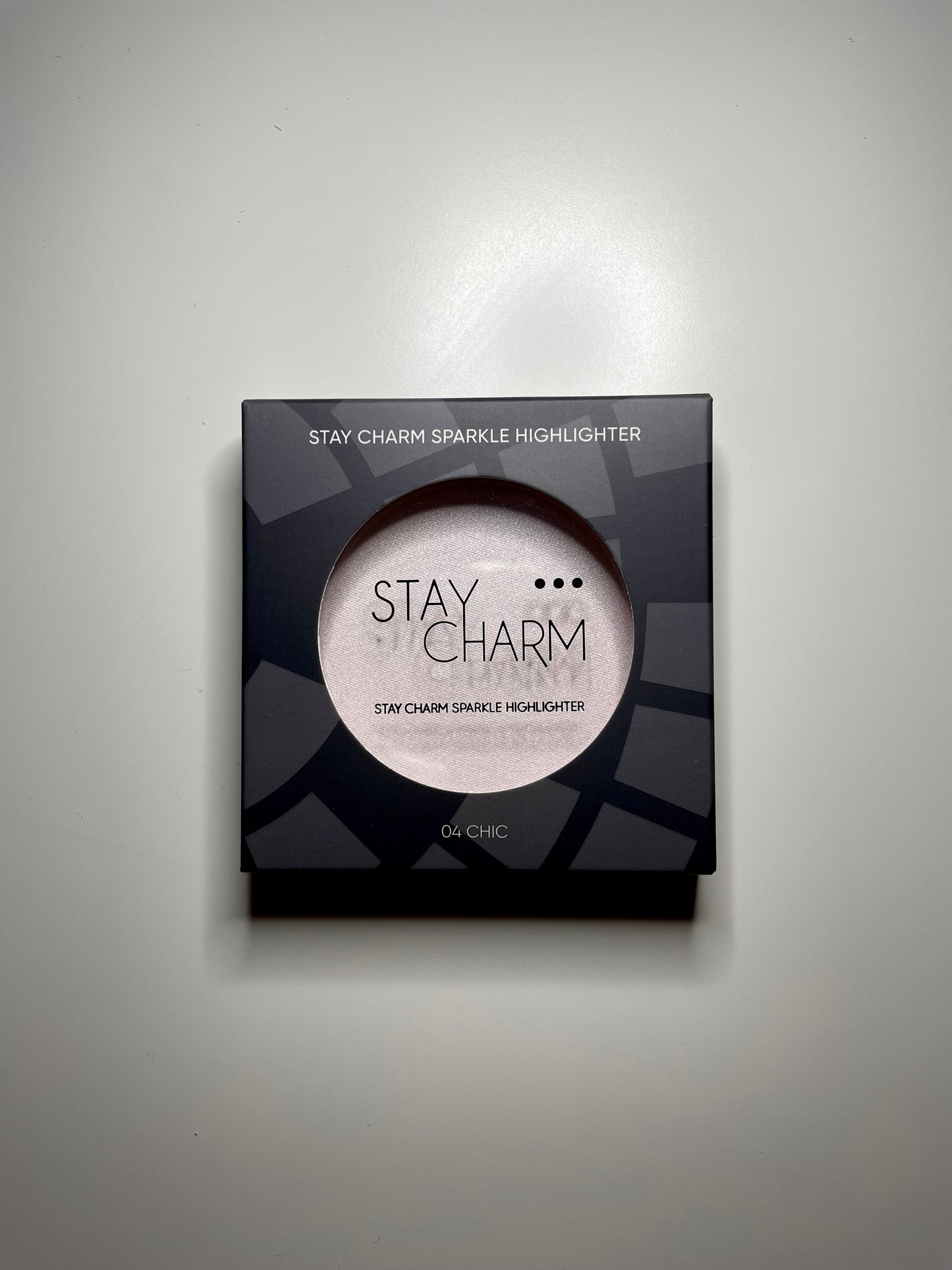 Stay Charm  sparkle highlighter（04 Chic)